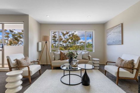 Photo of property in 2/845 East Coast Road, Northcross, Auckland, 0630