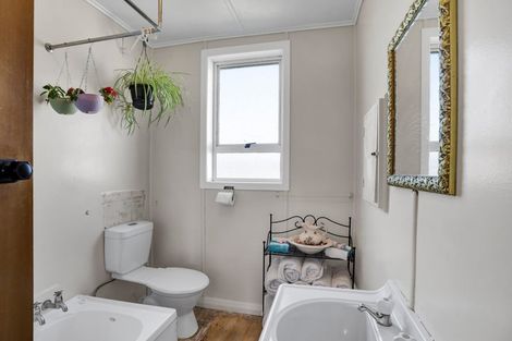 Photo of property in 96 Blake Street, Waitara, 4320