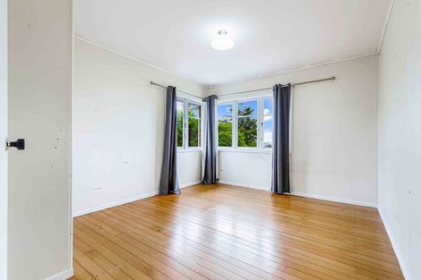 Photo of property in 18 Vodanovich Road, Te Atatu South, Auckland, 0610