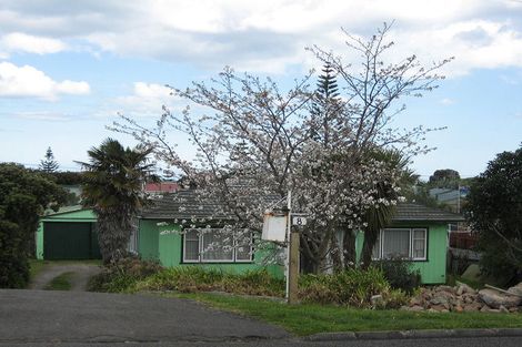 Photo of property in 8 Kowhai Street, Castlecliff, Whanganui, 4501