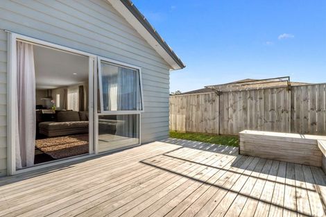 Photo of property in 8 Verdot Close, Kumeu, 0810