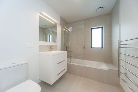 Photo of property in 32 Turtleback Avenue, Whitby, 5024