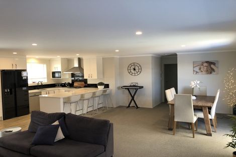 Photo of property in 69 Bert Wall Drive, Omokoroa, 3114