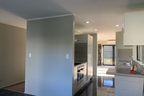 Photo of property in 4 Newfound Way, Glen Eden, Auckland, 0602