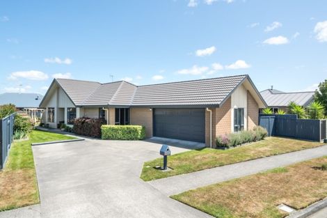 Photo of property in 53 Geneva Terrace, Kelvin Grove, Palmerston North, 4414