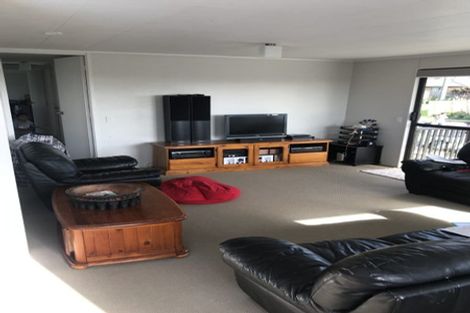 Photo of property in 46 Lilburn Crescent, Massey, Auckland, 0614