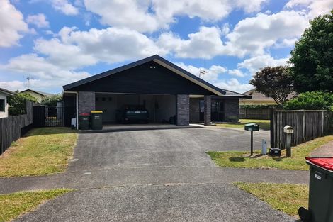 Photo of property in 15 Mangakoea Place, St Andrews, Hamilton, 3200