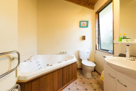 Photo of property in 14 Admiralty Place, Waikawa, Picton, 7220