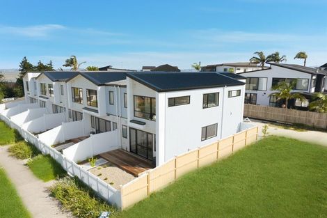 Photo of property in 35 Observation Green, Hobsonville, Auckland, 0616