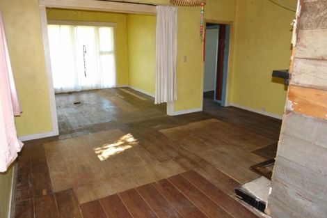 Photo of property in 17 Gloag Street, Waverley, 4510