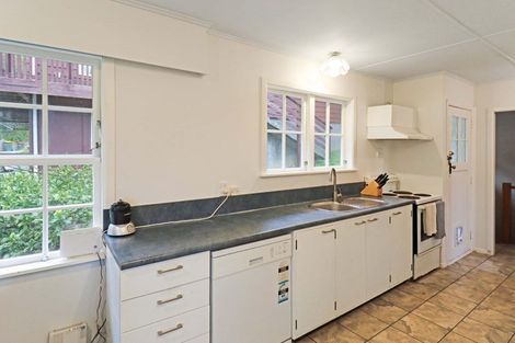 Photo of property in 17 Holmes Grove, Naenae, Lower Hutt, 5011