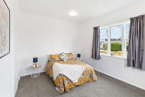 Photo of property in 14 Chester Street, Levin, 5510