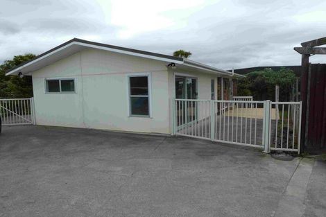 Photo of property in 1/22 Robert Burke Place, Henderson, Auckland, 0612