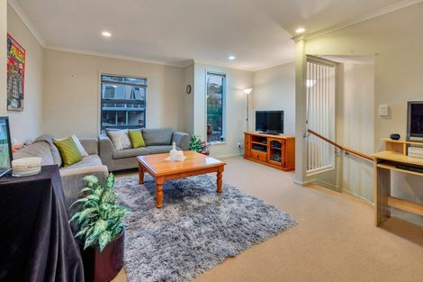 Photo of property in 35 Barnea Circle, Glen Eden, Auckland, 0602