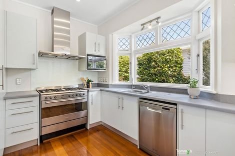 Photo of property in 71 Cashmere Avenue, Khandallah, Wellington, 6035