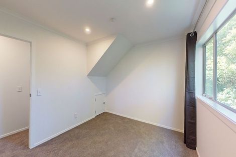 Photo of property in 3 Dunmail Way, Newlands, Wellington, 6037