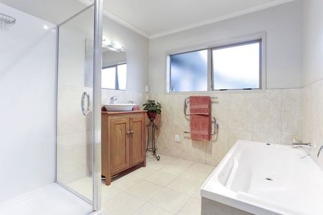 Photo of property in 99 Bawden Road, Dairy Flat, Albany, 0792