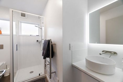 Photo of property in 2/195 Memorial Avenue, Burnside, Christchurch, 8053