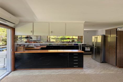 Photo of property in 91 Seaview Road, Piha, New Lynn, 0772