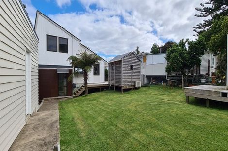 Photo of property in 3 The Terrace, Herald Island, Auckland, 0618