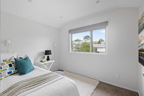 Photo of property in 2/30a Glenvar Road, Torbay, Auckland, 0630