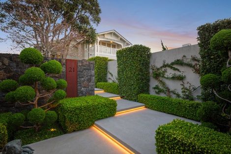 Photo of property in 21 Stanley Point Road, Stanley Point, Auckland, 0624