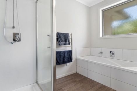 Photo of property in 8 Greenvale Place, Welcome Bay, Tauranga, 3112