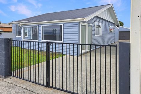 Photo of property in 221 The Esplanade, Petone, Lower Hutt, 5012