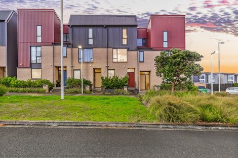 Photo of property in 26 Hobsonville Point Road, Hobsonville, Auckland, 0616