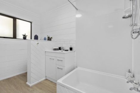 Photo of property in 14b Fenchurch Grove, Stokes Valley, Lower Hutt, 5019