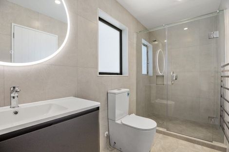 Photo of property in 47a Gossamer Drive, Pakuranga Heights, Auckland, 2010