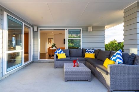 Photo of property in 14 Kahu Close, Orewa, 0931