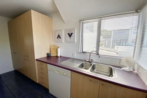 Photo of property in 7 Oakford Close, Riccarton, Christchurch, 8011