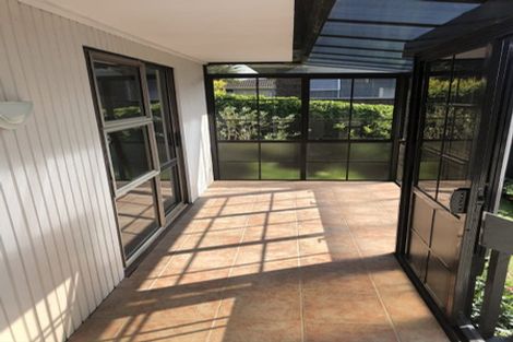 Photo of property in 2/44 Meadway, Sunnyhills, Auckland, 2010