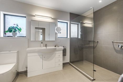 Photo of property in 1/136 Calliope Road, Stanley Point, Auckland, 0624