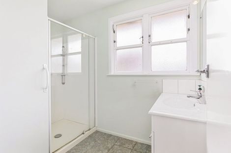 Photo of property in 4 Warren Street, Paparangi, Wellington, 6037