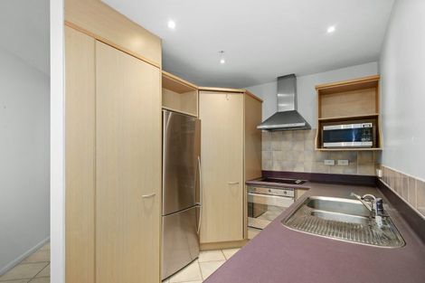 Photo of property in 4e/5 Kent Terrace, Mount Victoria, Wellington, 6011