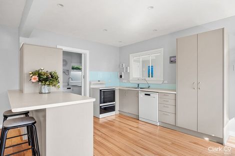 Photo of property in 29 Mana Esplanade, Paremata, Porirua, 5026