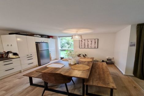 Photo of property in 141 Churton Drive, Churton Park, Wellington, 6037