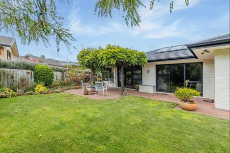 Photo of property in 6 Anderson Way, Highlands Park, New Plymouth, 4312