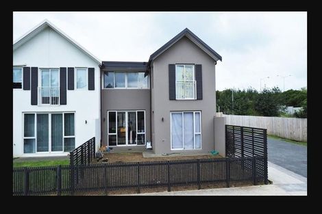 Photo of property in 13 Kaihua Terrace, Mangere Bridge, Auckland, 2022
