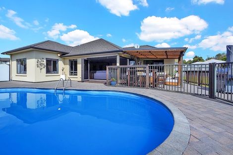 Photo of property in 38 Nielsen Gardens, Rototuna, Hamilton, 3210