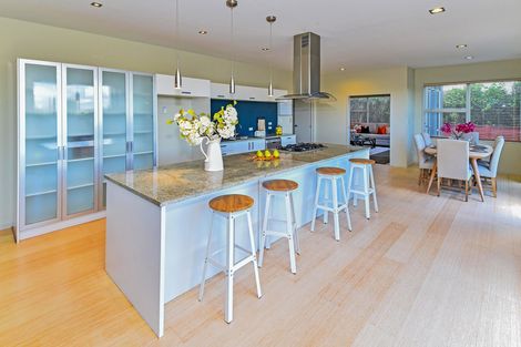 Photo of property in 16 Stranraer Crescent, Wattle Downs, Auckland, 2103