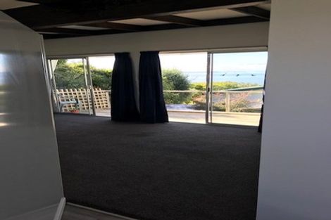 Photo of property in 106 Pacific Parade, Army Bay, Whangaparaoa, 0930