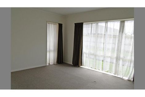 Photo of property in 8 Waylen Place, Burswood, Auckland, 2013