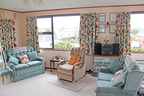 Photo of property in 6a Stuart Street, Holmes Hill, Oamaru, 9401