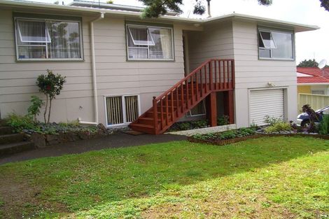 Photo of property in 14 Lavery Place, Sunnynook, Auckland, 0632