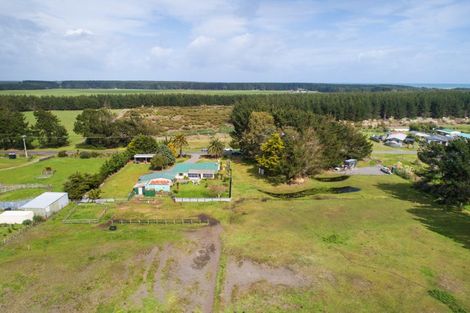 Photo of property in 2066 Tangimoana Road, Tangimoana, Palmerston North, 4473