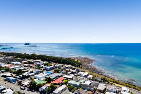 Photo of property in 2/56 Young Street, New Plymouth, 4310