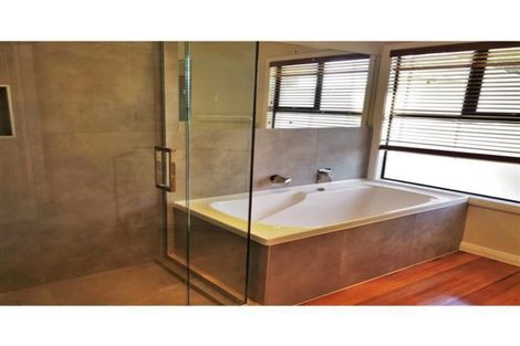 Photo of property in 34 Hayley Lane, East Tamaki Heights, Auckland, 2016